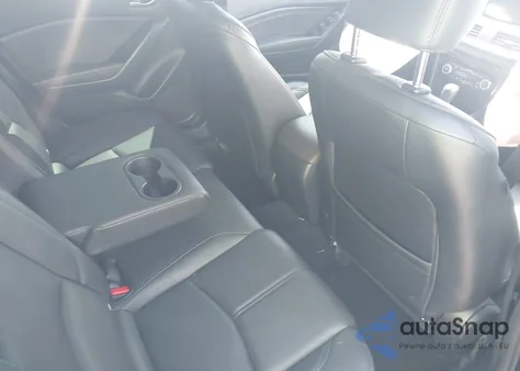 2018 Mazda Mazda3 Touring z USA, uszkodzony, nr VIN 3MZBN1V30JM159891